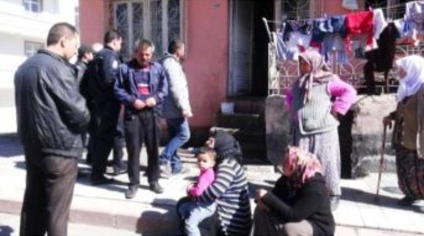 &Ccedil;akmakla Oynayan &Ccedil;ocuk Yangın &Ccedil;ıkardı