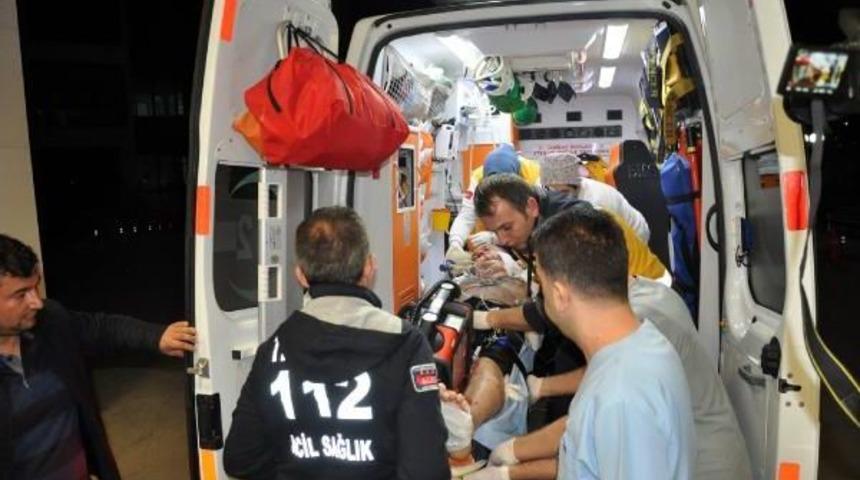 Fenerbah&ccedil;e Otob&uuml;s&uuml; Saldırıya Uğradı, Şof&ouml;r Yaralandı