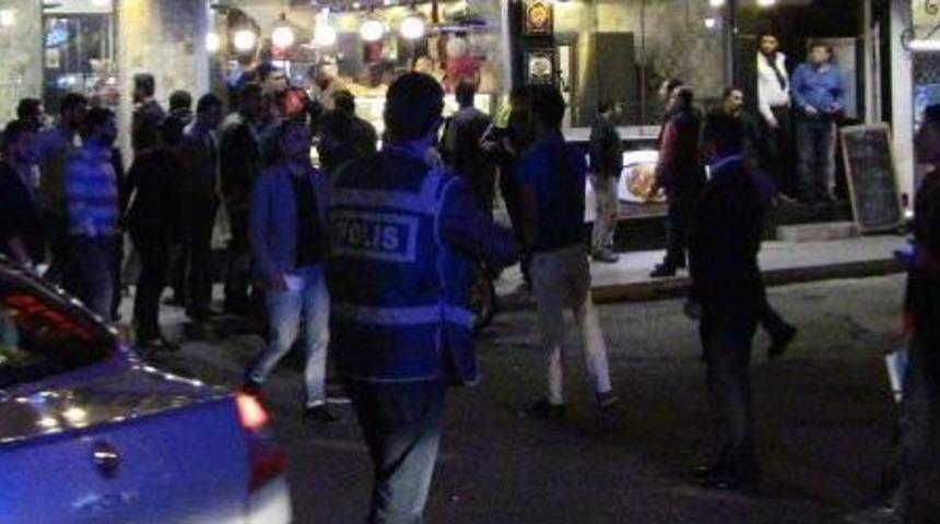 Kafe Tartışmasında Bir Kişi Yaralandı