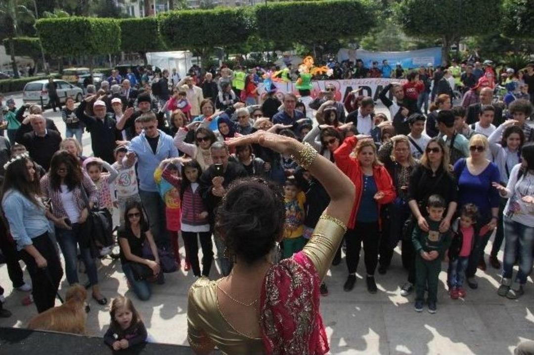 Adanalı Yoga İle Stres Attı