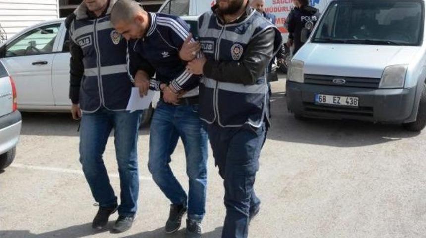 Mezarlıkta 'kapka&ccedil;' Yapan 2 Kardeş Yakalandı