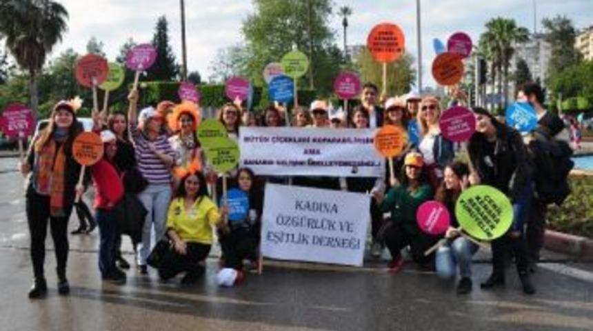 Karnavalda "kadına &Ouml;zg&uuml;rl&uuml;k" Y&uuml;r&uuml;y&uuml;ş&uuml;