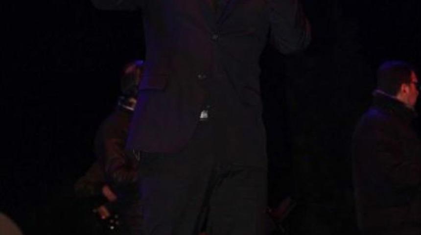 Ferhat Göçer, Manisalılar'ı Şarkılarıyla Coşturdu