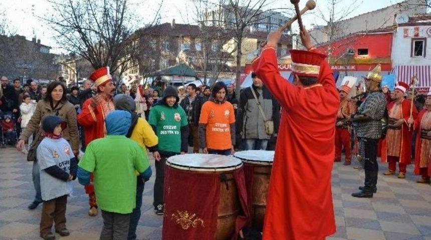 Otistik &Ccedil;ocuklar Yararına A&ccedil;ılan Kermes "mehter"le Sona Erdi