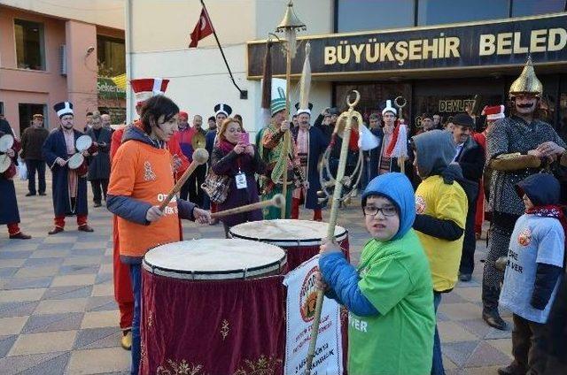 Otistik Çocuklar Yararına Açılan Kermes 