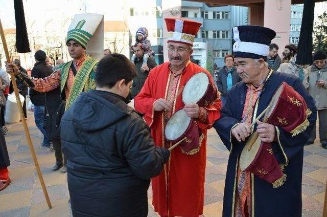 Otistik Çocuklar Yararına Açılan Kermes 