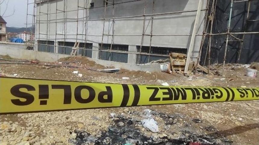 İnşaatta D&uuml;şen Kalıp Ustası &Ouml;ld&uuml;