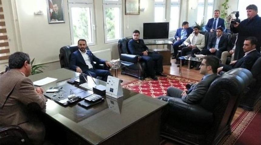 Ak Parti Gen&ccedil;lik Kollarından Darende Belediyesine Ziyaret