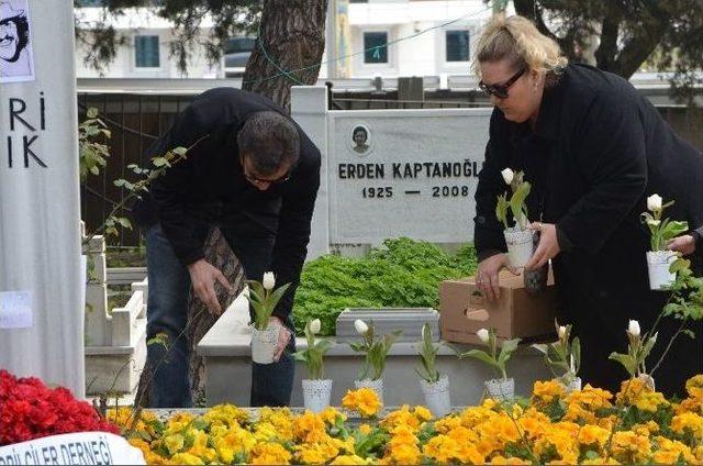 Sevenleri Sadri Alışık’ın Doğum Gününü Kutladı