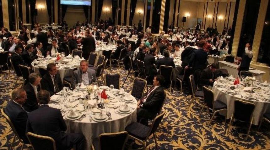 D&uuml;nyaca &Uuml;nl&uuml; Tasarımcı Bursa&rsquo;da