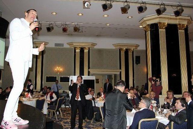 D&uuml;nyaca &Uuml;nl&uuml; Tasarımcı Bursa&rsquo;da 1