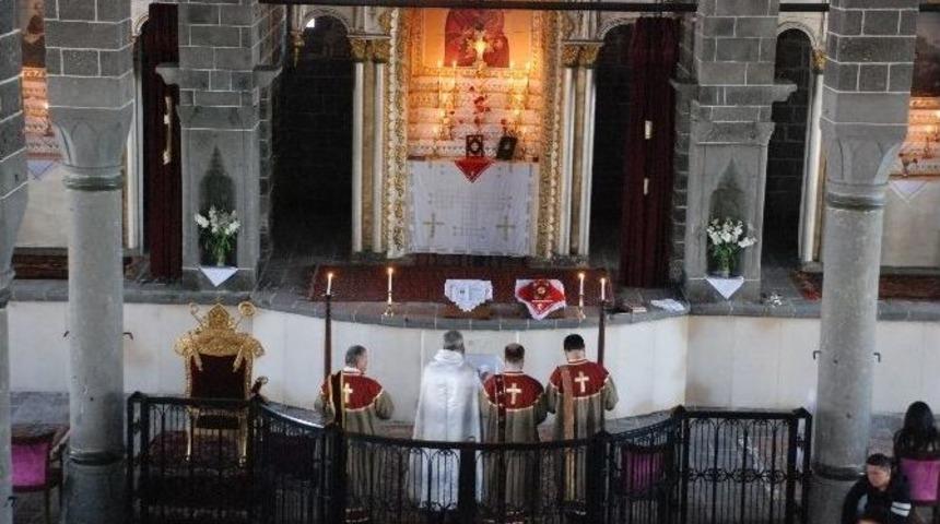 Diyarbakır&rsquo;da Paskalya Bayramı Kutlandı