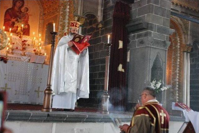 Diyarbakır’da Paskalya Bayramı Kutlandı