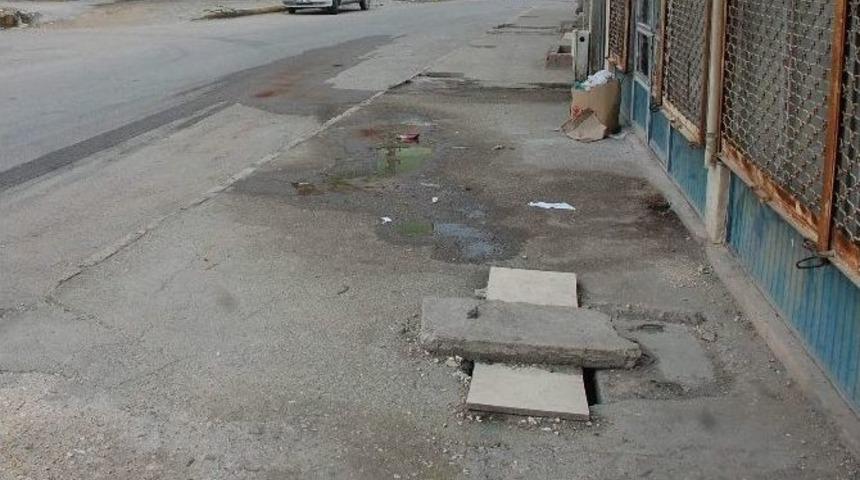 Tehlike Sa&ccedil;an &Ccedil;ukurun Onarılmasını İstediler