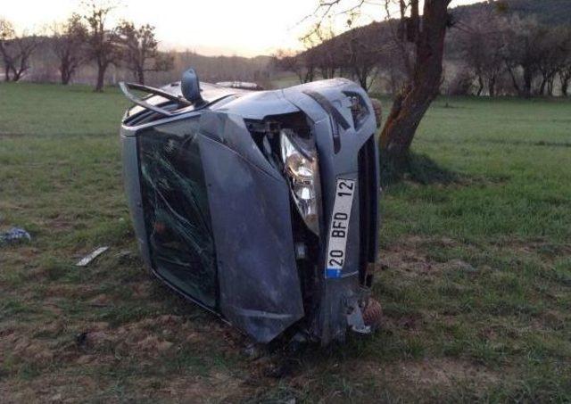 Takla Atan Otomobilden Tarlaya Savrulup Öldü