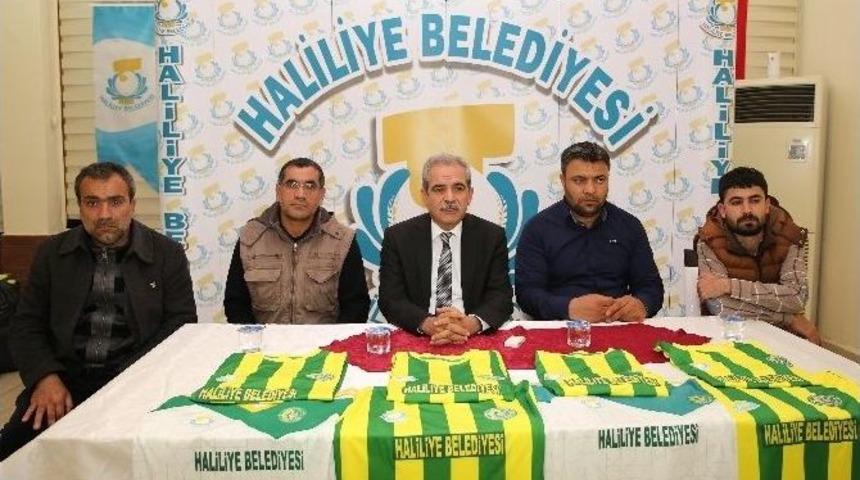 800 Taraftara Şanlıurfaspor Forması Dağıtıldı