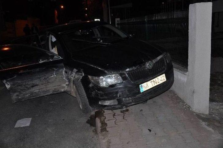 Aşırı Hız Kazaya Neden Oldu: 4 Yaralı G1