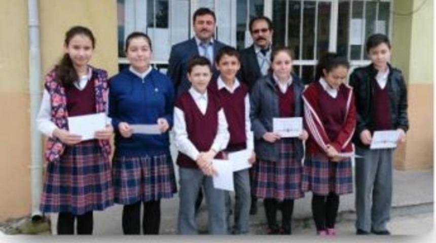 Cumhuriyet Ortaokulu &Ouml;ğrencilerine &rsquo;e-twinning&rsquo; Kalite Belgesi
