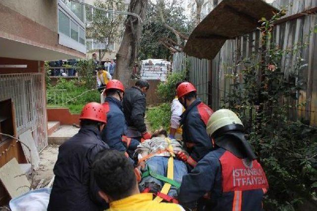 Kadıköy'de Inşaatta Çökme: 1 Işçi Yaralandı