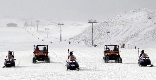 Erciyes te Tipide Mahsur Kalan 10 Kayak&ccedil;ı Kurtarıldı 1