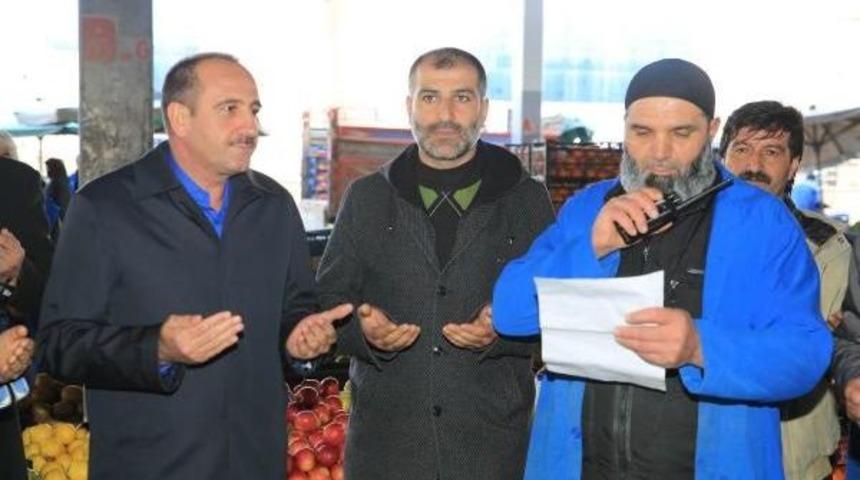 G&ouml;lbaşı'nda Başkan Ve Esnaftan Pazara Dualı A&ccedil;ılış