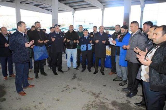 G&ouml;lbaşı nda Başkan Ve Esnaftan Pazara Dualı A&ccedil;ılış 2