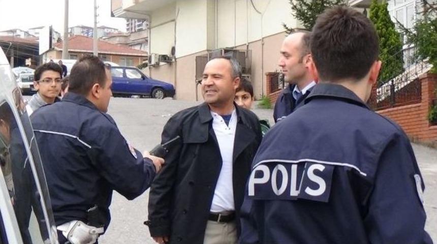 Kaza Yapan Oğlunun Yerine Ge&ccedil;mek İstedi, Komşuları İhbar Etti