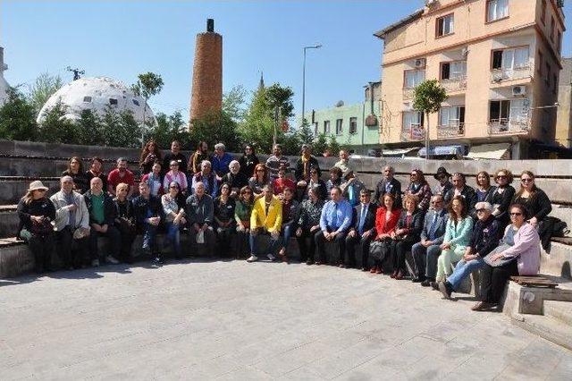 20 &Uuml;lkeden 24 Ressam Tarsus&rsquo;ta Buluştu 1