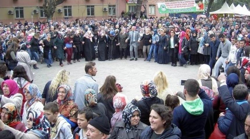 G&ouml;nen&rsquo;de Karadenizliler G&uuml;n&uuml; Coşkusu