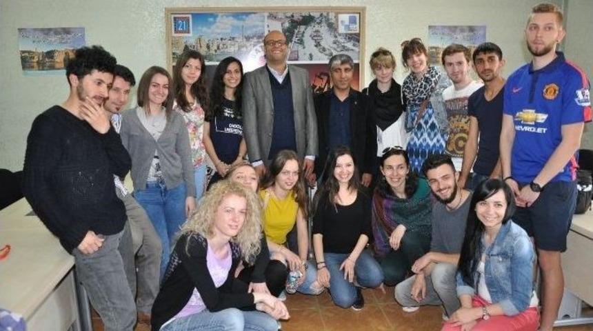 Avrupalı Gen&ccedil;ler &Ccedil;&ouml;pten Heykel Yapacak