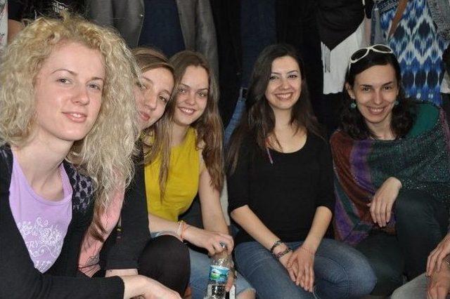 Avrupalı Gen&ccedil;ler &Ccedil;&ouml;pten Heykel Yapacak 1