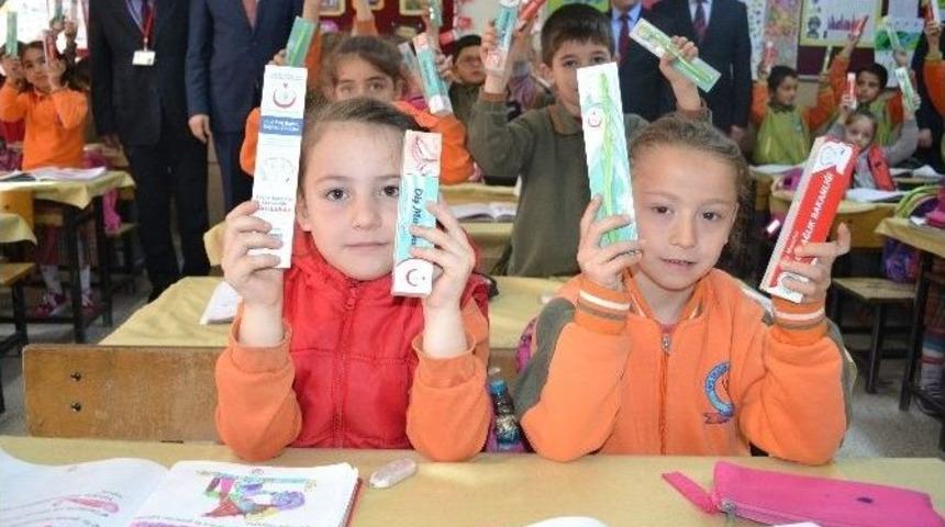 &Ccedil;erkezk&ouml;y&rsquo;de &Ouml;ğrencilere Ağız Ve Diş Sağlığı Eğitimi Verildi