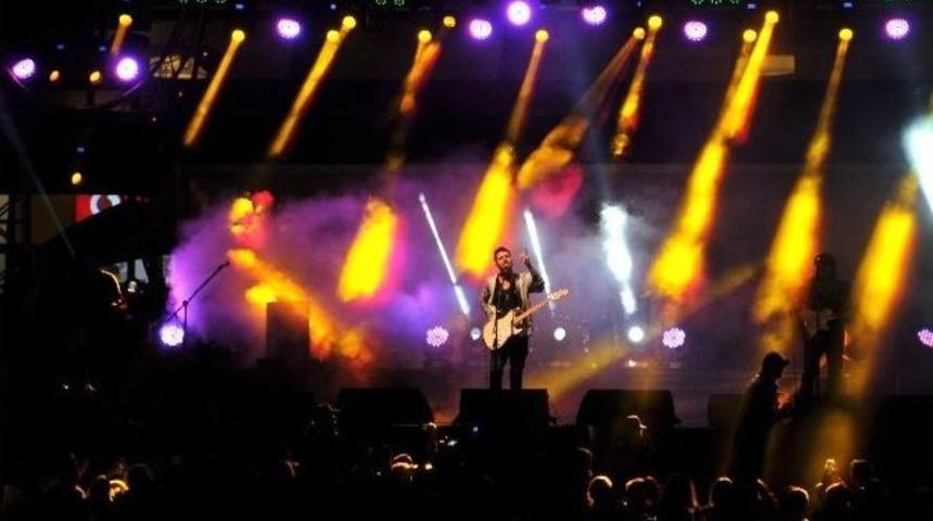 Om&uuml;&rsquo;de Kolpa R&uuml;zgarı Esti