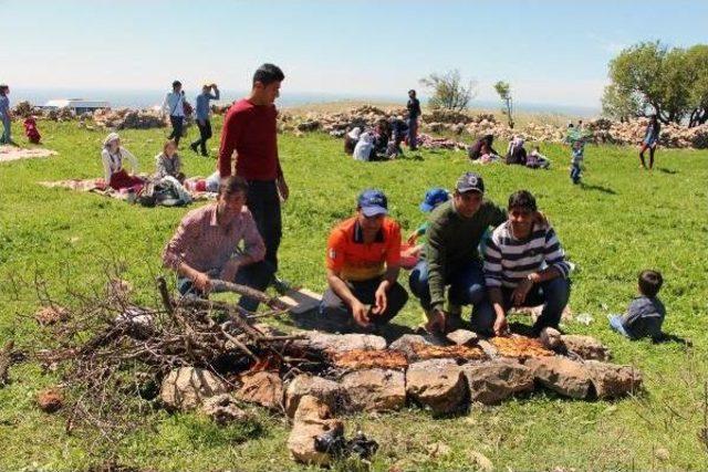 Bagok Dağı'ndaki Köylerinde 35 Yıl Sonra Piknik Yaptılar