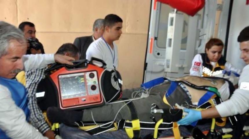 Devrilen Trakt&ouml;r&uuml;n Altında &Ouml;ld&uuml;