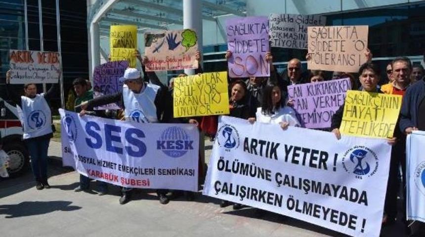 Karabük'te Doktora Saldırı Protesto Edildi