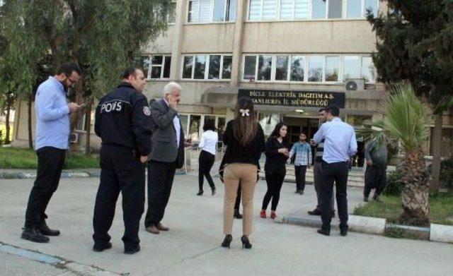 Şanlıurfa Dedaş Binasına Taşlı Saldırı 1