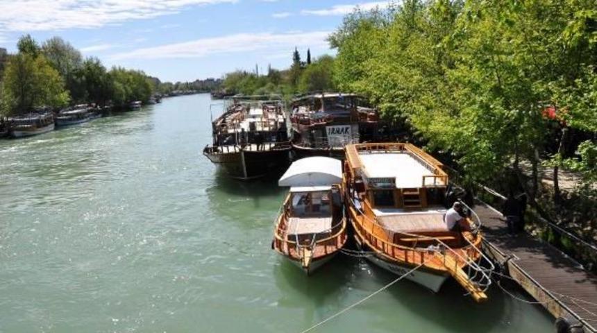 Ailesiyle Tartışıp Irmağa Atlayan Gen&ccedil; Kayboldu