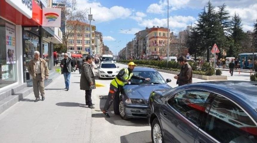 Boz&uuml;y&uuml;k&rsquo;te &Uuml;cretli Otopark Uygulaması Başladı