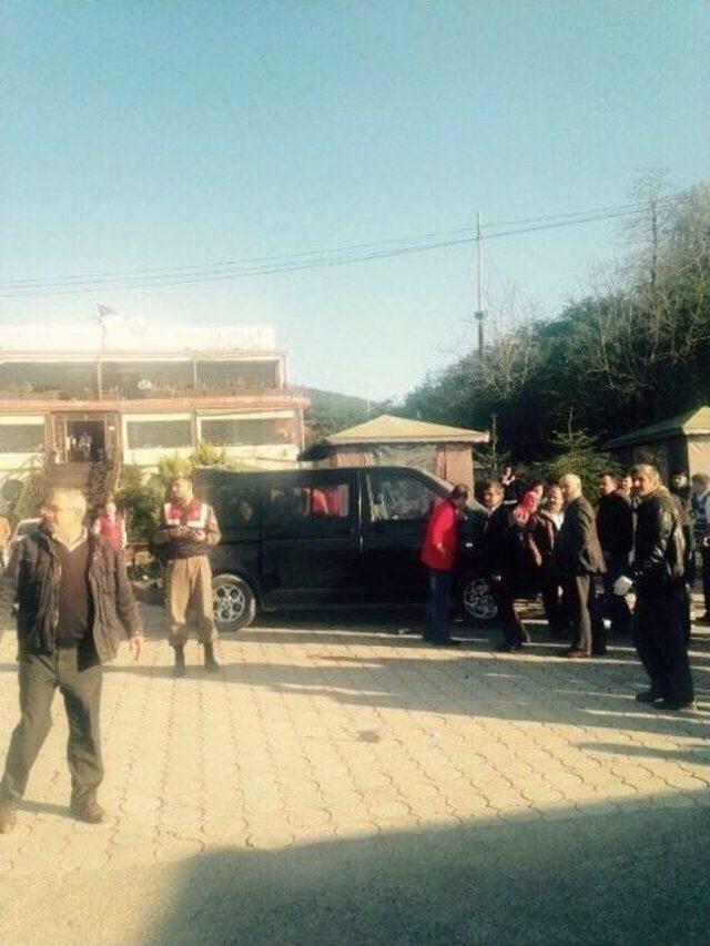 Kontrolden &Ccedil;ıkan Kamyon Dinlenme Tesisine Girdi: 6 Yaralı 2