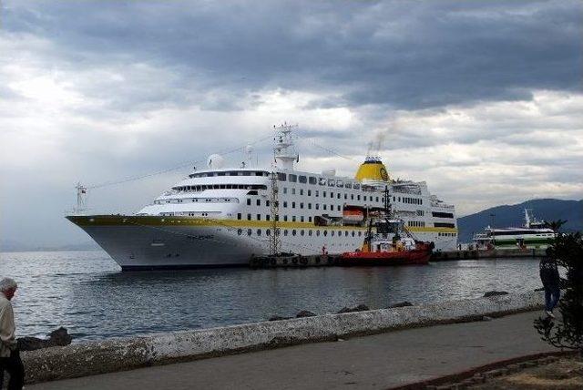 Yılın İlk Turist Gemisi “hamburg” Mudanya’da