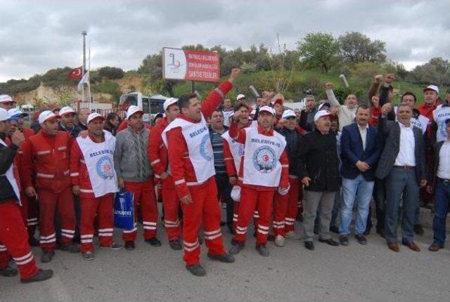 Bayraklı Belediyesi'nde Işten Çıkartılan Işçi Gerginliği