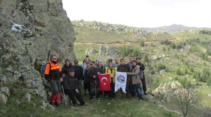 Doğa Severler Yayla Y&uuml;r&uuml;y&uuml;ş&uuml; Yaptı