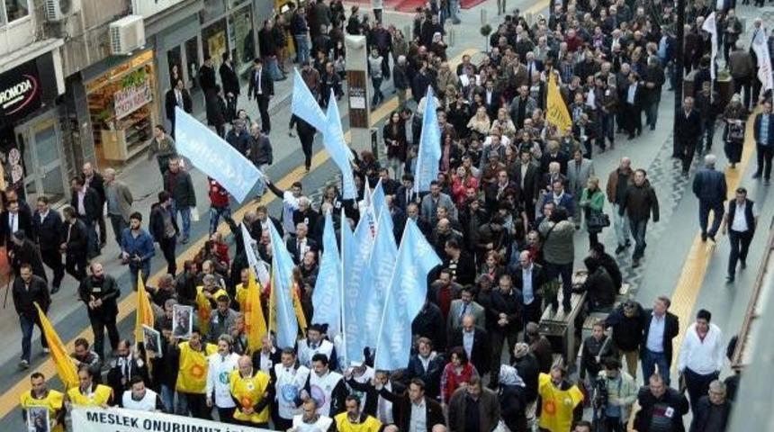 Samsun'da Sendikalar &Ouml;ğretmen &Ouml;z I&ccedil;in Y&uuml;r&uuml;d&uuml;
