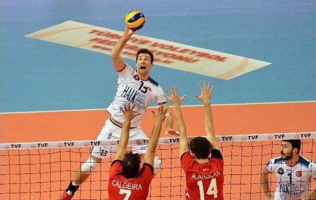 Halkbank Finalde