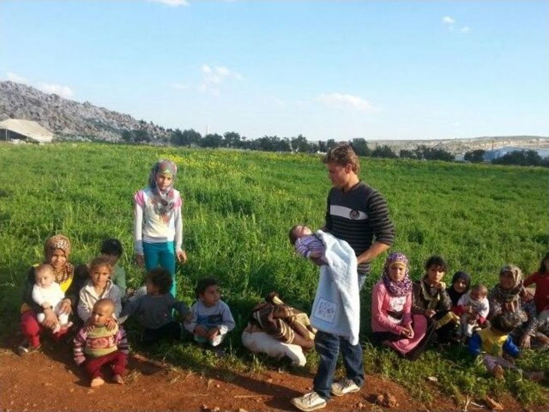 Suriye&rsquo;de &Ccedil;atışmalar Nedeniyle Siviller Ka&ccedil;ıyor