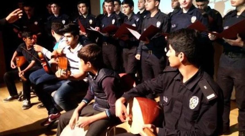 Siirt'te Polis Korosu, 10 Nisan I&ccedil;in 4 Dilde Hazırlık Yapıyor