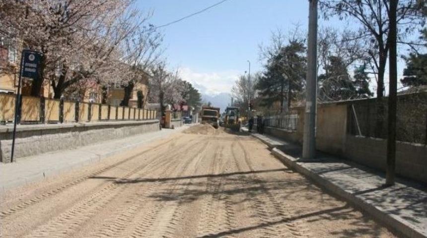 Osman Pelen Caddesinde Asfalt Tamiri