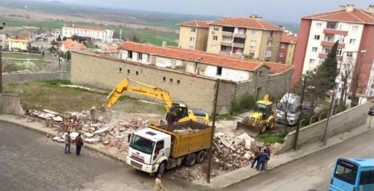 Keşan&rsquo;da Kapatılan Cezaevi Belediye Tarafından Yıkıldı