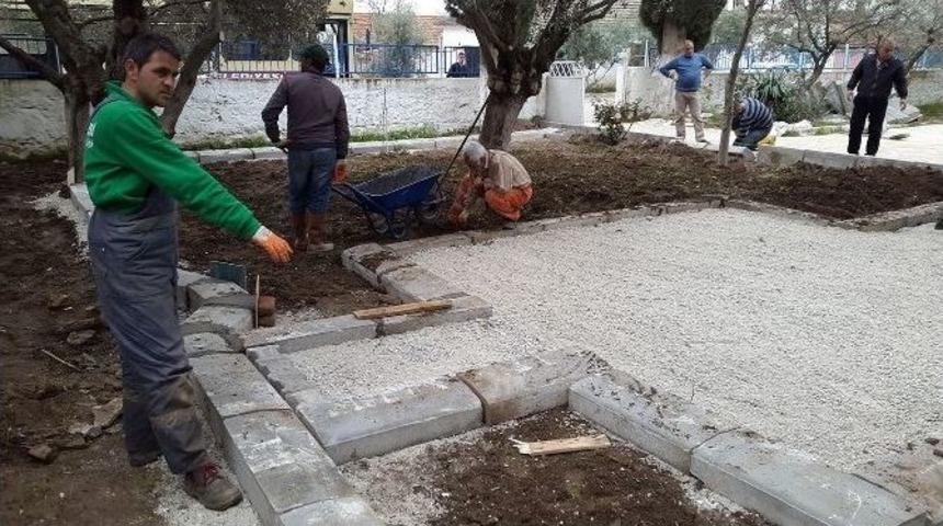 Torbalı&rsquo;da Mezarlıklara Bakım